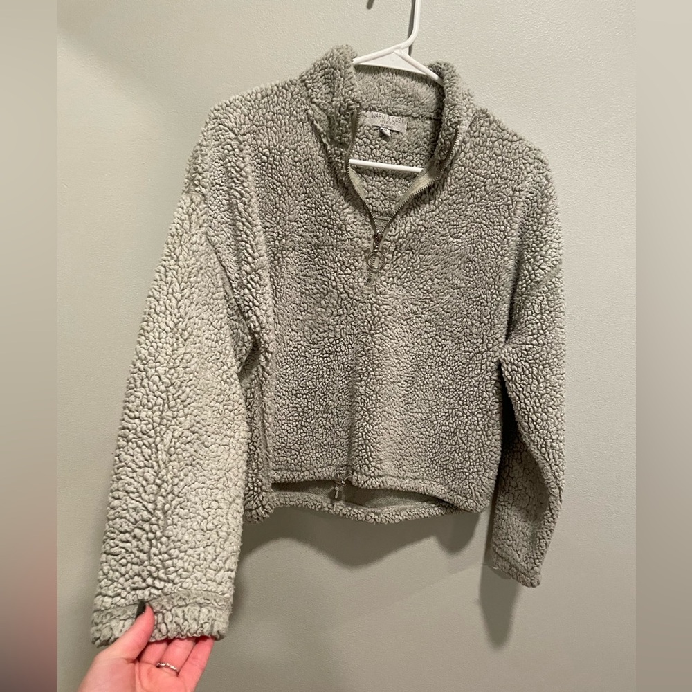 Warm & Cozy Lifestyle Sage Light Green Sherpa Pullover Size Medium